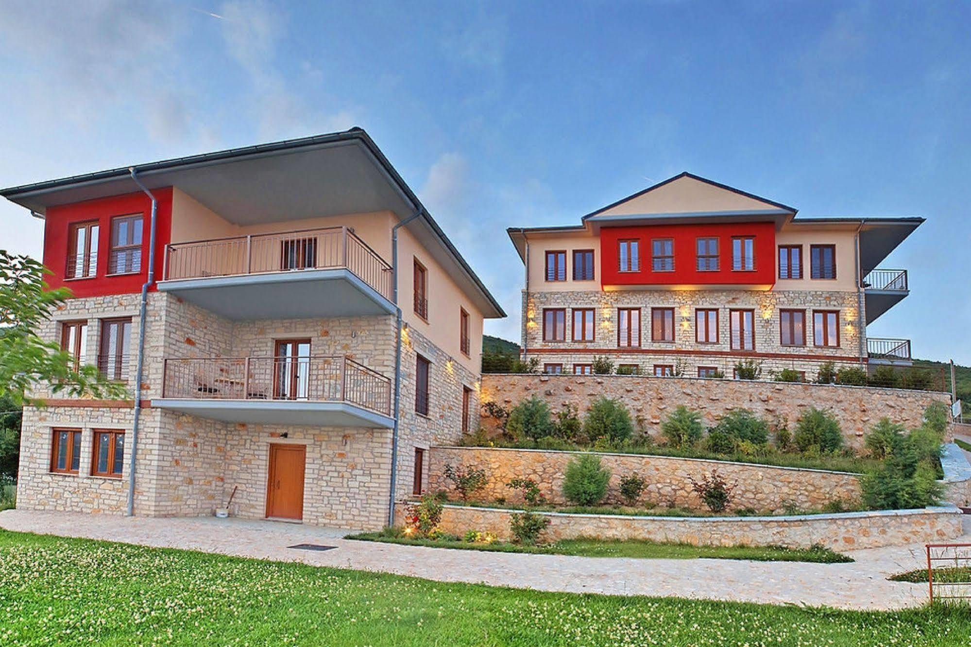 Arktos Hotel Giannina Esterno foto
